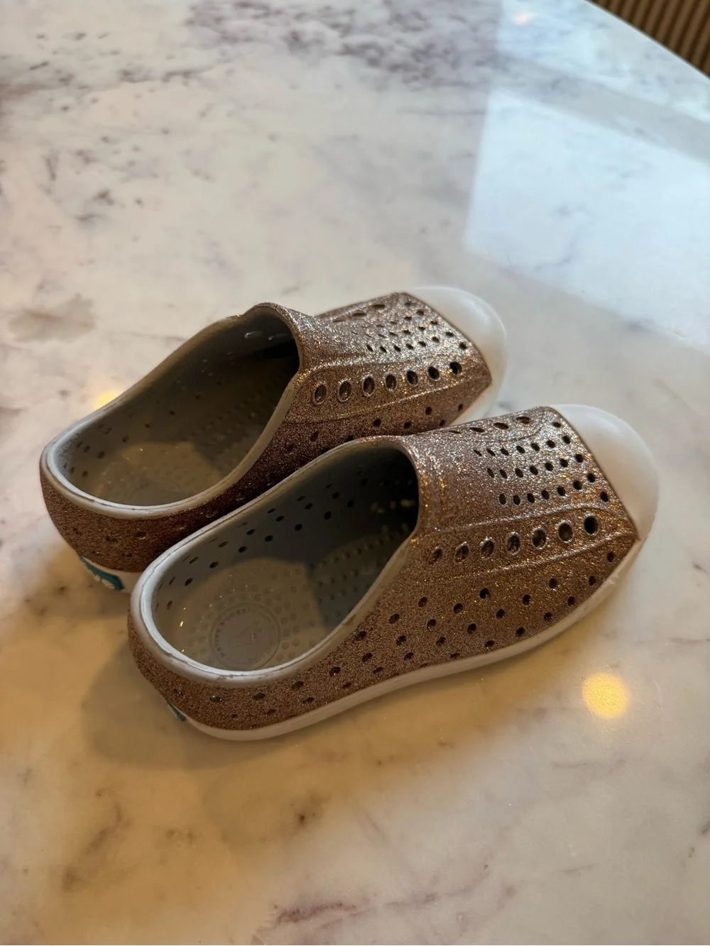 Native Kids Glitter Slip-On Water Shoes - Rose Gold